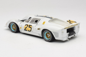 Ferrari 330 P4 #25 Baltas Revell 1:18 48845 Metalas - nuotrauka 7 iš 8