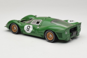 Ferrari 330 P4 #9 Žalias Spa-Francorchamps 1967 Eagles Race 1:18 41007 Metalas - nuotrauka 7 iš 8