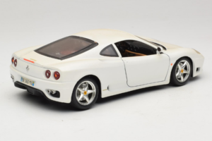 Ferrari 360 Modena Baltas Bburago 1:18 3368-W1 Metalas - nuotrauka 3 iš 8