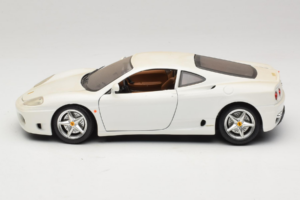 Ferrari 360 Modena Baltas Bburago 1:18 3368-W1 Metalas - nuotrauka 4 iš 8