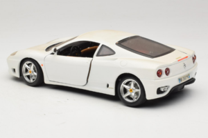Ferrari 360 Modena Baltas Bburago 1:18 3368-W1 Metalas - nuotrauka 7 iš 8