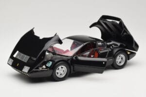 Ferrari 365 GT4/BB Juodas Kyosho 1:18 08173K Metalas - nuotrauka 2 iš 8