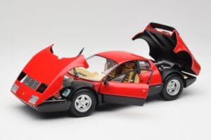 Ferrari 365 GT4/BB Raudonas Kyosho 1:18 08173R Metalas - nuotrauka 2 iš 8