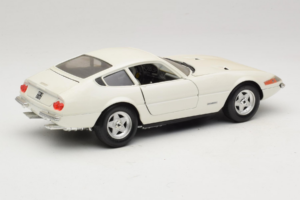 Ferrari 365 GTB/4 Daytona Berlina Baltas Techno Giodi 1:18 74007 Metalas - nuotrauka 3 iš 8