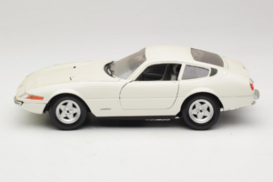 Ferrari 365 GTB/4 Daytona Berlina Baltas Techno Giodi 1:18 74007 Metalas - nuotrauka 4 iš 8