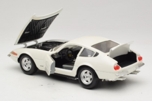 Ferrari 365 GTB/4 Daytona Berlina Baltas Techno Giodi 1:18 74007 Metalas - nuotrauka 5 iš 8