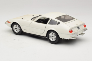 Ferrari 365 GTB/4 Daytona Berlina Baltas Techno Giodi 1:18 74007 Metalas - nuotrauka 7 iš 8