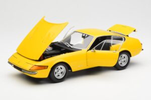 Ferrari 365 GTB/4 Daytona Geltonas Kyosho 1:18 08162Y Metalas - nuotrauka 2 iš 8