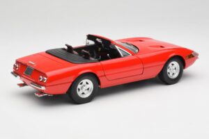 Ferrari 365 GTS Raudonas Solido 1:18 8017 Metalas - nuotrauka 3 iš 8
