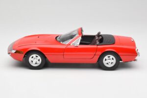 Ferrari 365 GTS Raudonas Solido 1:18 8017 Metalas - nuotrauka 4 iš 8