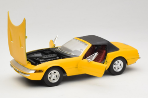 Ferrari 365 GTS Geltonas Su Juodu Stogu Solido 1:18 8018 Metalas - nuotrauka 2 iš 8