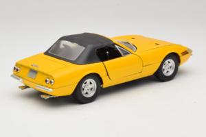 Ferrari 365 GTS Geltonas Su Juodu Stogu Solido 1:18 8018 Metalas - nuotrauka 3 iš 8