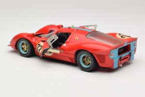 Ferrari 412P #23 W. Mairesse / J. Beurlys Le Mans 1967 Raudonas Revell 1:18 48826 Metalas - nuotrauka 5 iš 8