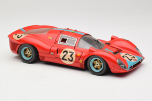 Ferrari 412P #23 W. Mairesse / J. Beurlys Le Mans 1967 Raudonas Revell 1:18 48826 Metalas - nuotrauka 6 iš 8