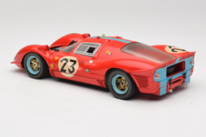 Ferrari 412P #23 W. Mairesse / J. Beurlys Le Mans 1967 Raudonas Revell 1:18 48826 Metalas - nuotrauka 7 iš 8