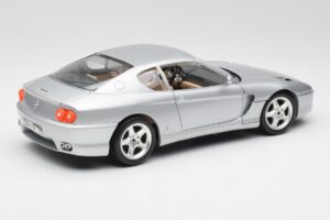 Ferrari 456 GT Sidabrinis Bburago 1:18 3036-M2 Metalas - nuotrauka 3 iš 8