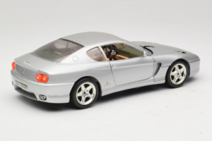 Ferrari 456 GT Sidabrinis Bburago 1:18 3336-S1 Metalas - nuotrauka 3 iš 8