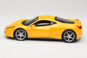 Ferrari 458 Italia Geltonas Hot Wheels 1:18 P9894 Metalas - nuotrauka 4 iš 8