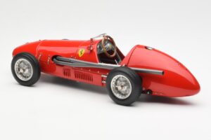 Ferrari 500 F2 #1 A. Ascari F1 Double World Champion 1952-1953 CMC 1:18 M-056 Metalas - nuotrauka 5 iš 6
