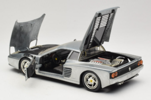 Ferrari 512M Chrome Silver Hot Wheels 1:18 25739 Metalas - nuotrauka 5 iš 8