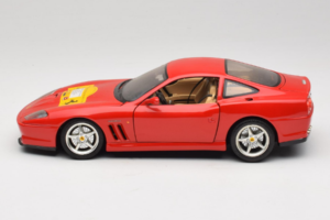 Ferrari 550 Maranello 22 Jahre Ferrari Model Club Raudonas Bburago 1:18 3064-P2 Metalas - nuotrauka 4 iš 8