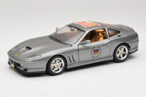 Ferrari 550 Maranello 25 Ferrari Model Club Sidabras Bburago 1:18 3344-S1 Metalas