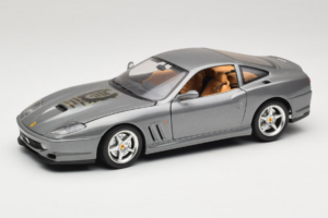 Ferrari 550 Maranello 25 Jahre Ferrari Model Club Sidabras 2. Versija Bburago 1:18 3064-S1 Metalas