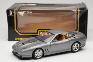 Ferrari 550 Maranello 25 Jahre Ferrari Model Club Sidabras 2. Versija Bburago 1:18 3064-S1 Metalas - nuotrauka 8 iš 8