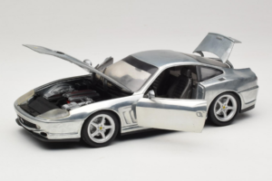 Ferrari 550 Maranello Chrome Silver Hot Wheels 1:18 25740 Metalas - nuotrauka 2 iš 8