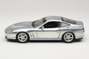 Ferrari 550 Maranello Chrome Silver Hot Wheels 1:18 25740 Metalas - nuotrauka 4 iš 8