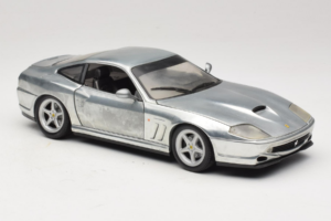 Ferrari 550 Maranello Chrome Silver Hot Wheels 1:18 25740 Metalas - nuotrauka 6 iš 8