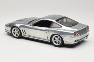 Ferrari 550 Maranello Chrome Silver Hot Wheels 1:18 25740 Metalas - nuotrauka 7 iš 8