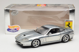Ferrari 550 Maranello Chrome Silver Hot Wheels 1:18 25740 Metalas - nuotrauka 8 iš 8