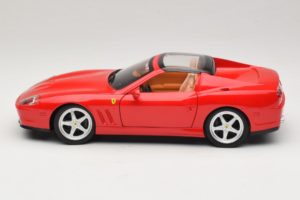 Ferrari 575M Superamerica Raudonas Hot Wheels 1:18 J2858 Metalas - nuotrauka 4 iš 8