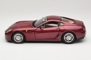 Ferrari 599 GTB Fiorano Tamsiai Raudonas Hot Wheels 1:18 M1200 Metalas - nuotrauka 4 iš 8