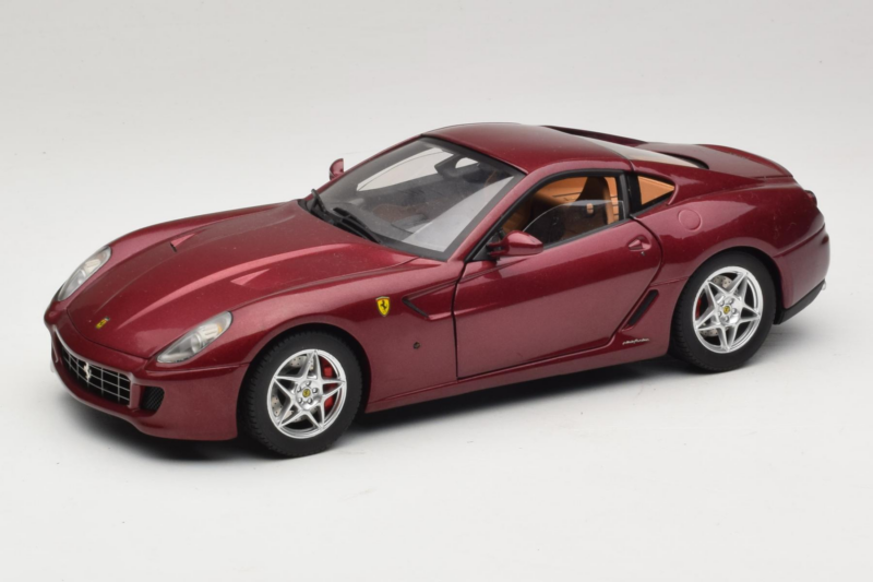 Ferrari 599 GTB Fiorano Tamsiai Raudonas Hot Wheels 1:18 M1200 Metalas