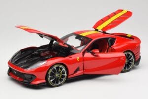 Ferrari 812 Competizione Rosso Corsa Su Geltonais Dryžiais Bburago 1:18 18-16915 Metalas - nuotrauka 2 iš 8