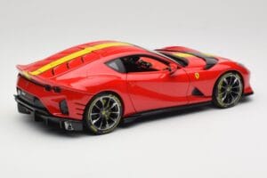 Ferrari 812 Competizione Rosso Corsa Su Geltonais Dryžiais Bburago 1:18 18-16915 Metalas - nuotrauka 3 iš 8