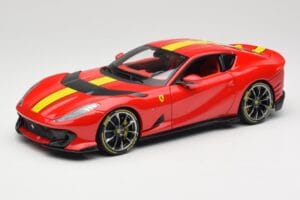 Ferrari 812 Competizione Rosso Corsa Su Geltonais Dryžiais Bburago 1:18 18-16915 Metalas