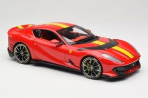 Ferrari 812 Competizione Rosso Corsa Su Geltonais Dryžiais Bburago 1:18 18-16915 Metalas - nuotrauka 6 iš 8