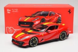 Ferrari 812 Competizione Rosso Corsa Su Geltonais Dryžiais Bburago 1:18 18-16915 Metalas - nuotrauka 8 iš 8