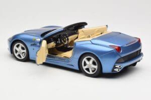 Ferrari California Šviesiai Mėlynas Hot Wheels 1:18 N2043 Metalas - nuotrauka 5 iš 8