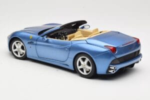 Ferrari California Šviesiai Mėlynas Hot Wheels 1:18 N2043 Metalas - nuotrauka 7 iš 8