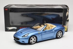 Ferrari California Šviesiai Mėlynas Hot Wheels 1:18 N2043 Metalas - nuotrauka 8 iš 8