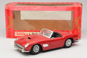 Ferrari California Kabrioletas Raudonas Tonka 1:18 01109-P1 Metalas - nuotrauka 8 iš 8