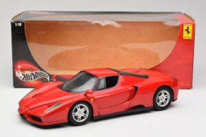 Ferrari Enzo Raudonas Hot Wheels 1:18 56293 Metalas - nuotrauka 8 iš 8