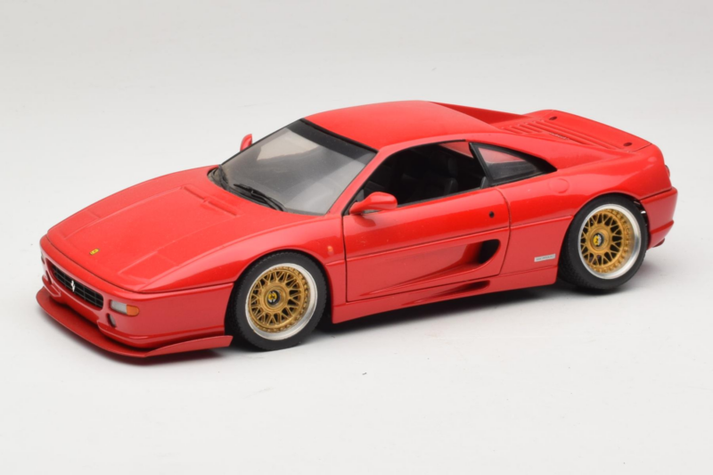Ferrari F355 Berlinetta Raudonas Su Individualiais Aukso Ratlankiais UT Models 1:18 180074020-P5 Metalas