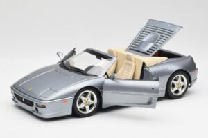 Ferrari F355 Spider Sidabrinis Hot Wheels 1:18 23907-M1 Metalas - nuotrauka 2 iš 8