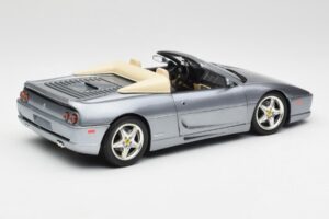 Ferrari F355 Spider Sidabrinis Hot Wheels 1:18 23907-M1 Metalas - nuotrauka 3 iš 8