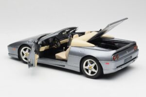 Ferrari F355 Spider Sidabrinis Hot Wheels 1:18 23907-M1 Metalas - nuotrauka 5 iš 8